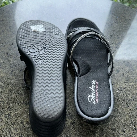 Cali Skechers size 10, black casual or dress up - Picture 8 of 8